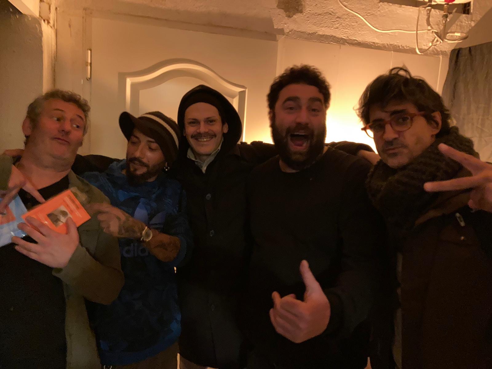 italian-party-gommalaca-barcelona-con-libros-reflexiones-inefables