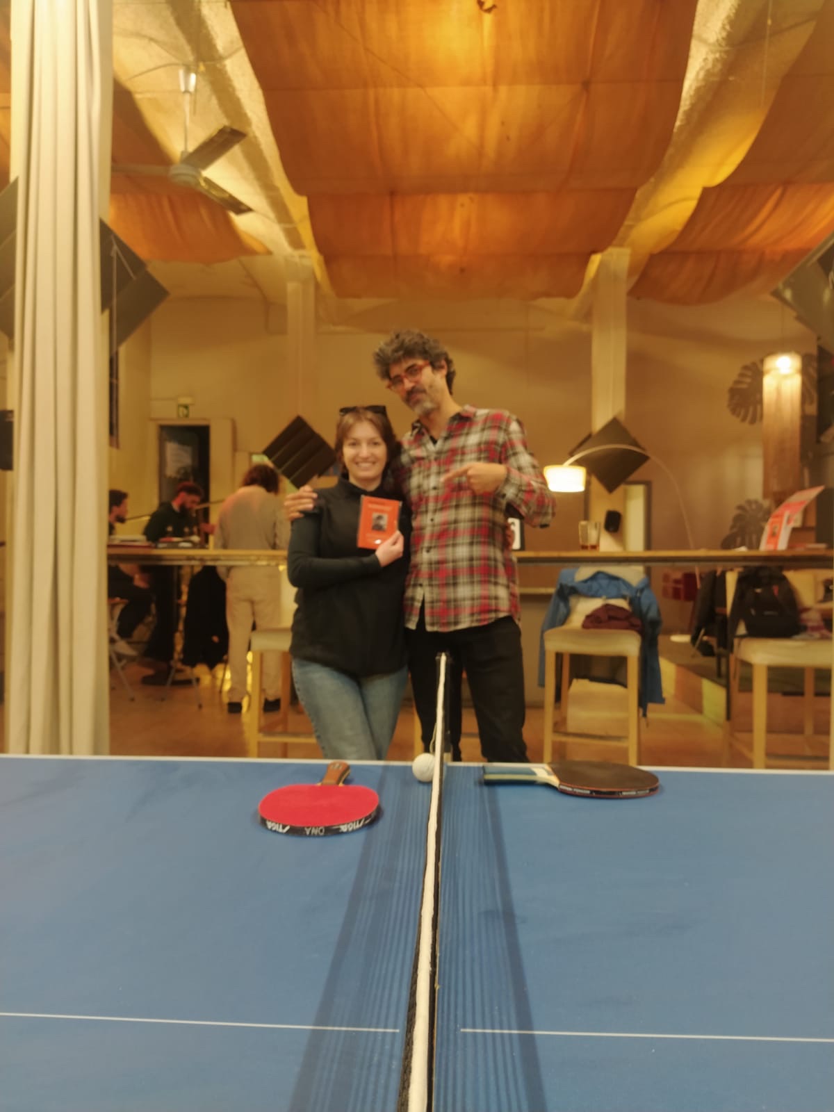 irene-ganadora-campeona-torneo-ping-pong-bajo-los-efectos-libro-reflexiones-inefables