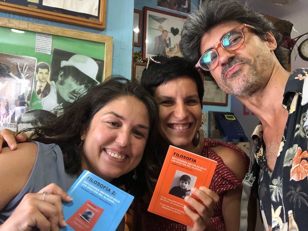 clientas-bar-la-leo-libros-reflexiones-inefables