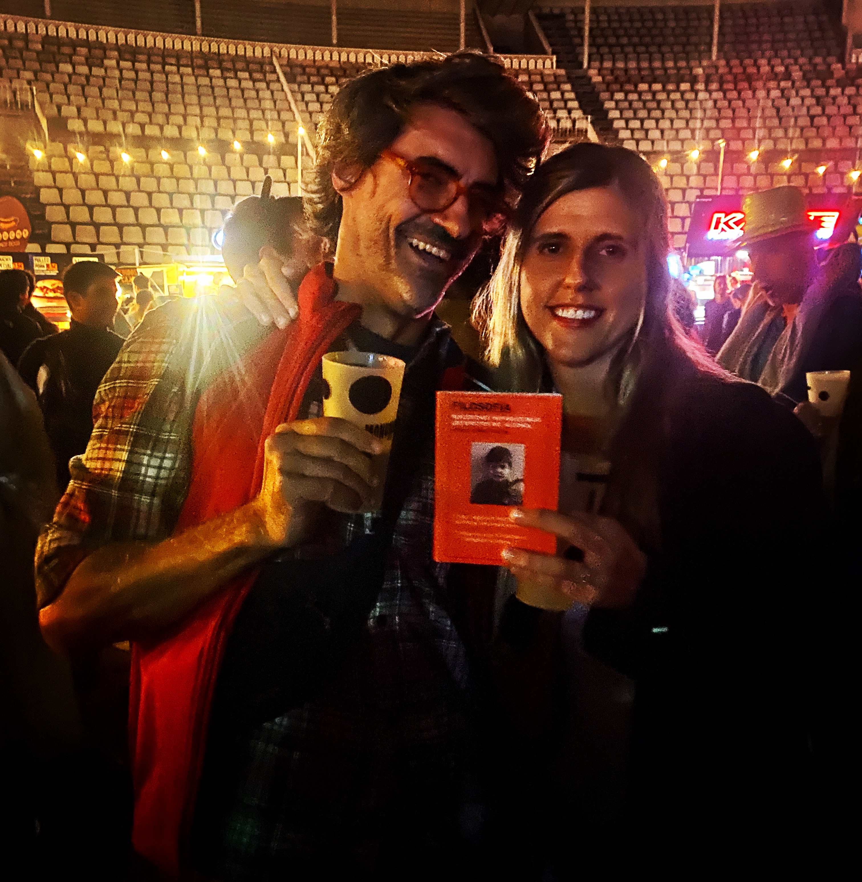 cremitas-si-cremitas-no-cristina-monumental-fiesta-barcelona-con-libro-reflexiones-inefables