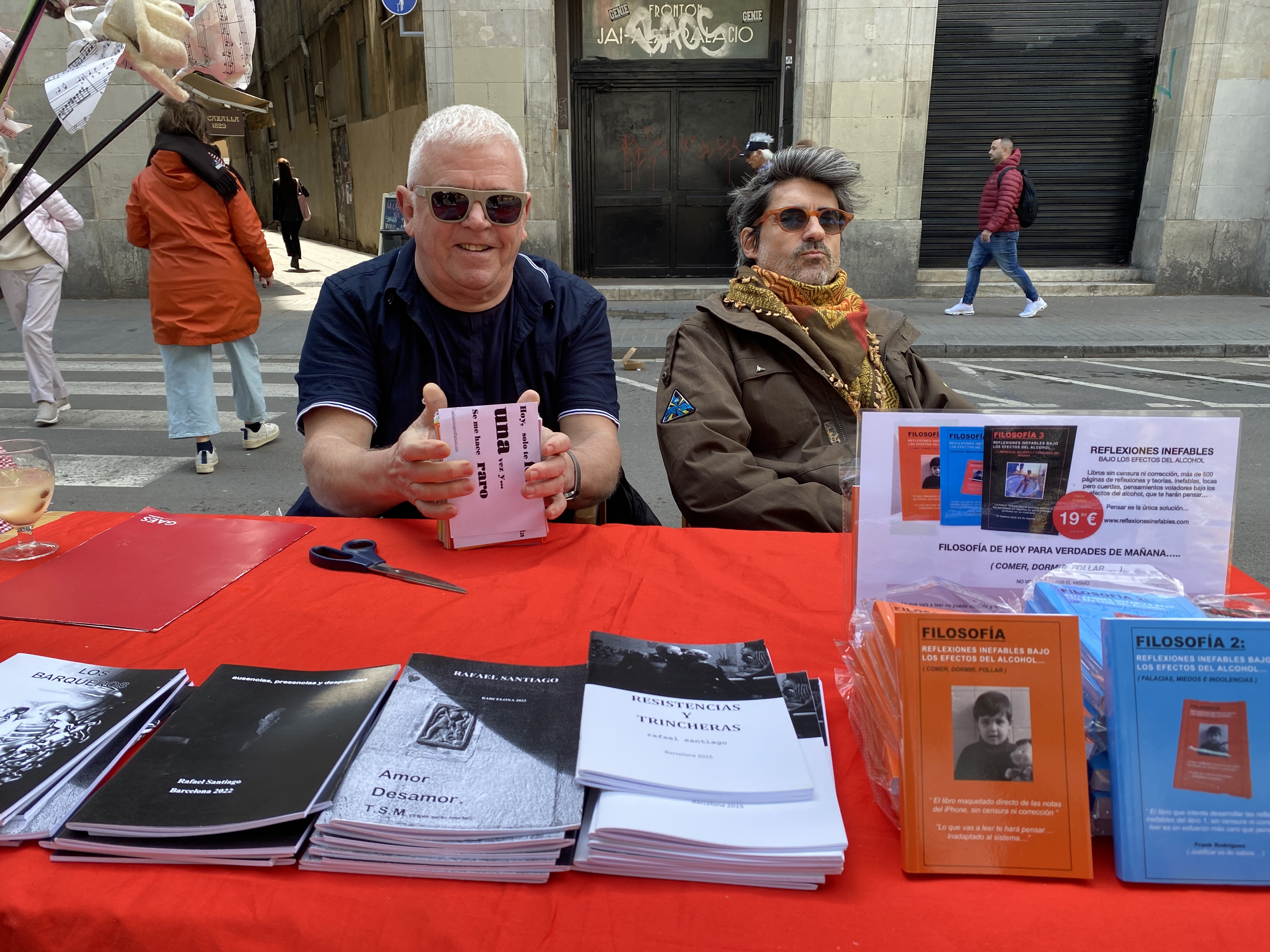 venta-libros-reflexiones-inefables-rambla-de-barcelona-sant-jordi-2024