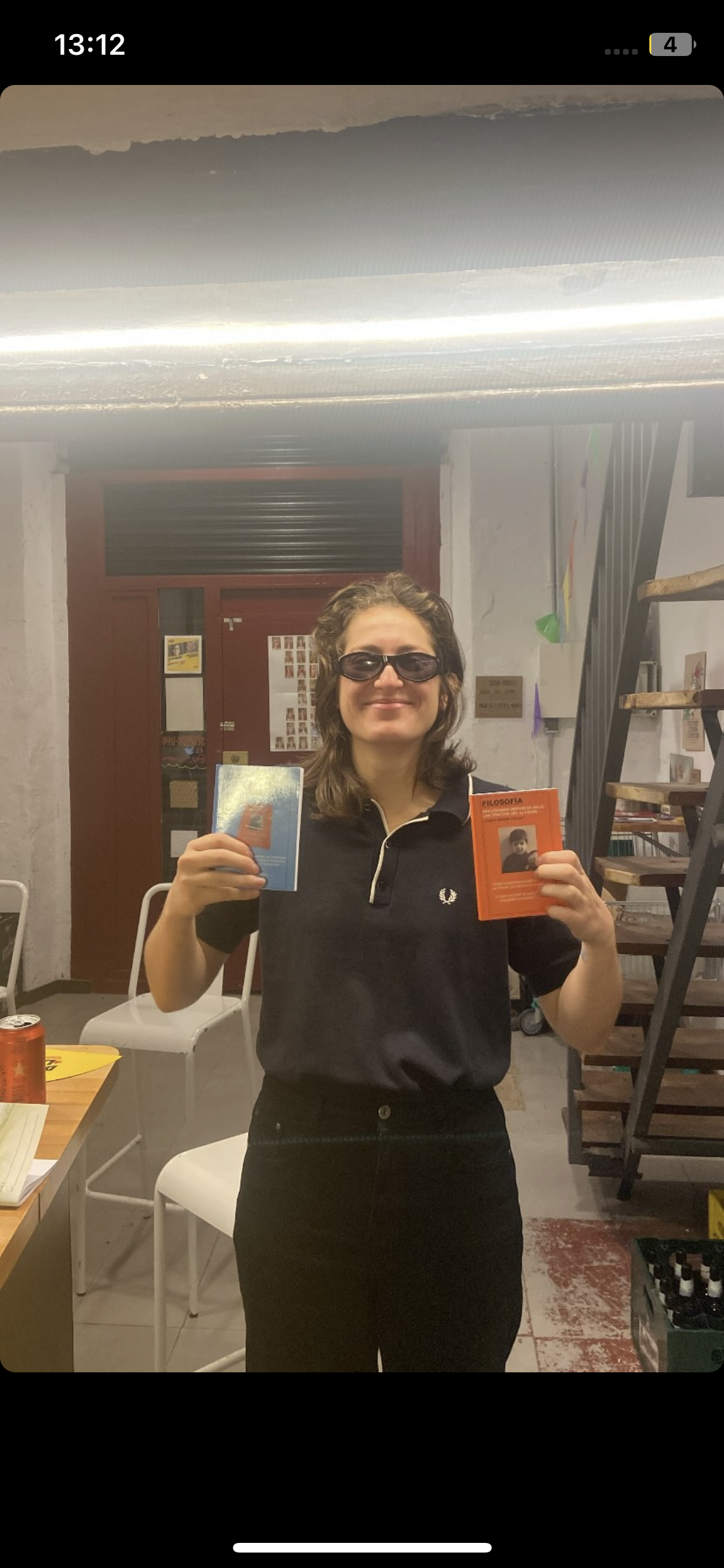 amiga-inaqui-matrix-con-libros-reflexiones-inefables