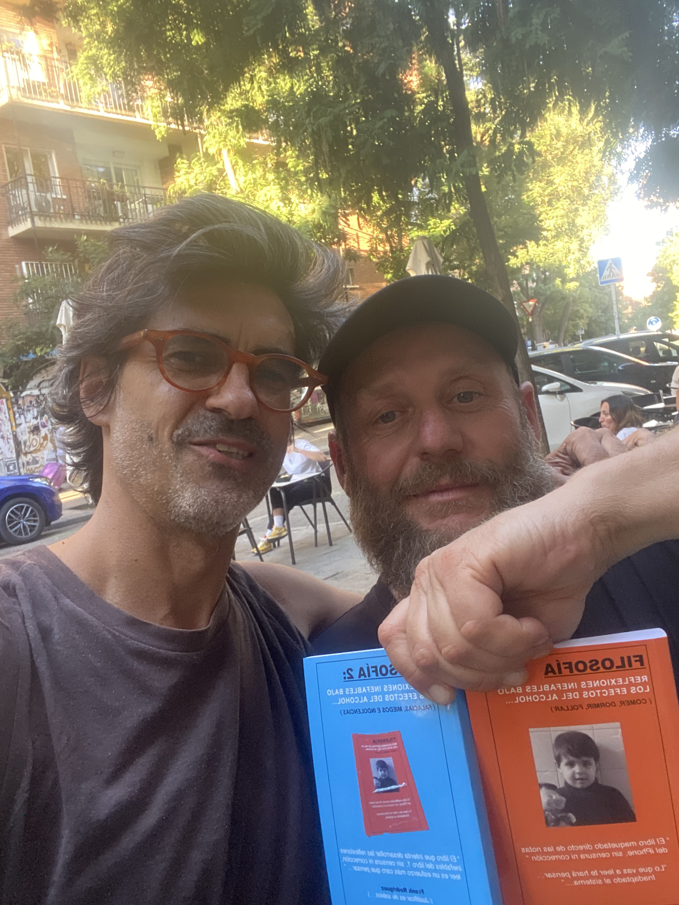 vividor-malagueno-madrid-mas-de-cinco-hijos-con-libros-reflexiones-inefables