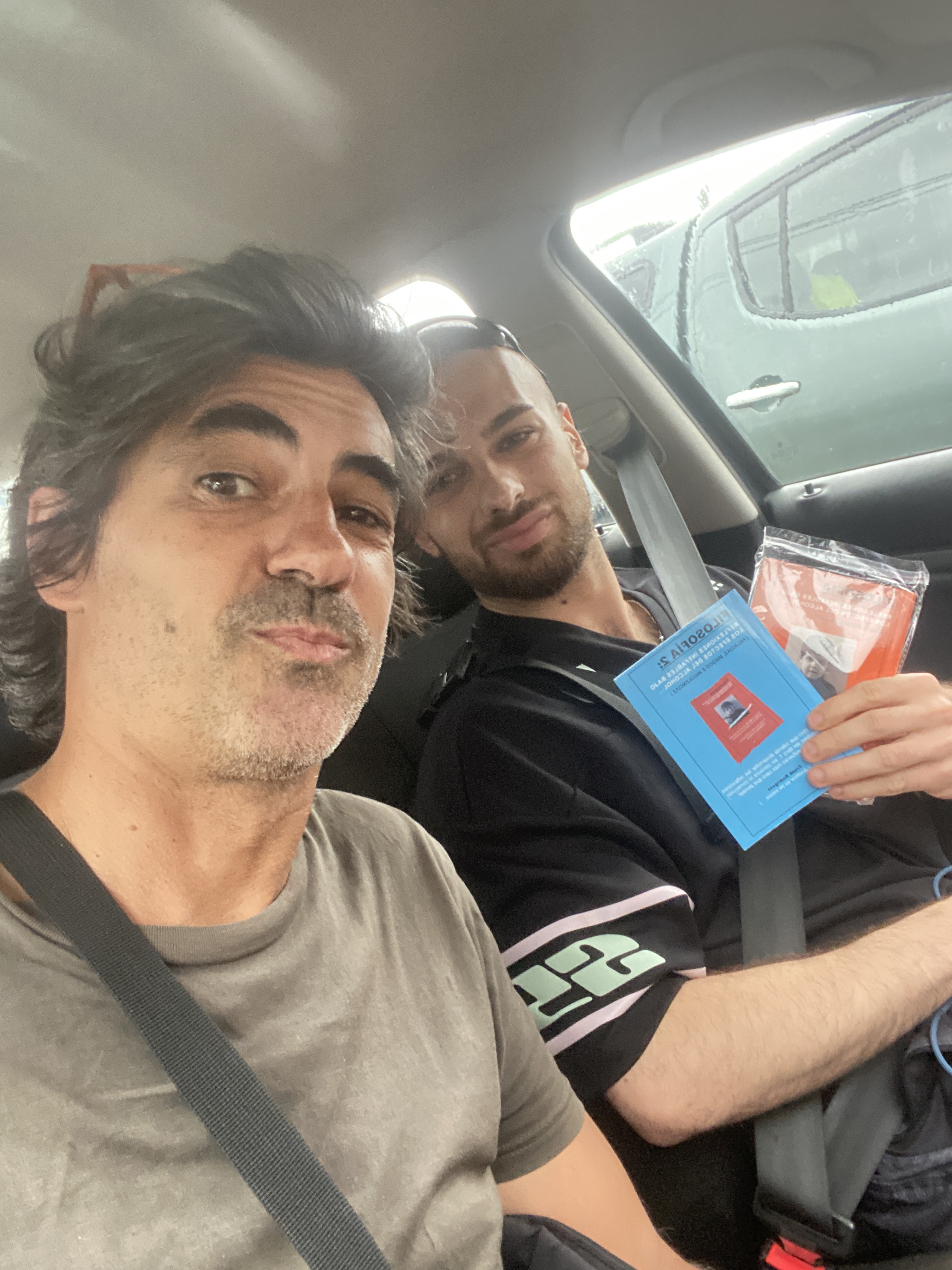 compi-balablacar-victoria-con-libros-reflexiones-inefables