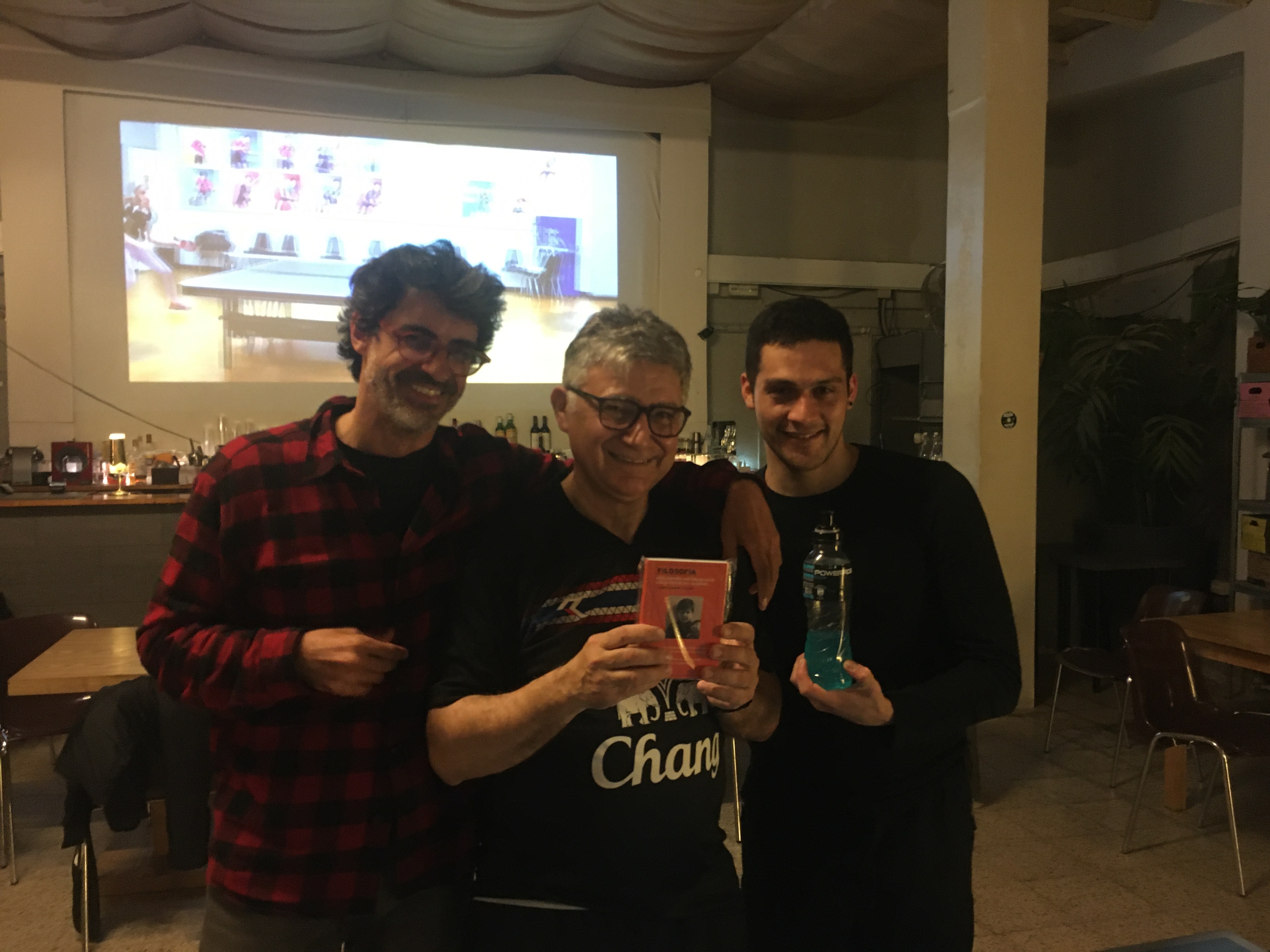 ganador-torneo-de-ping-pong-bajo-los-efectos-del-alcohol-libro-reflexiones-inefables-maumau