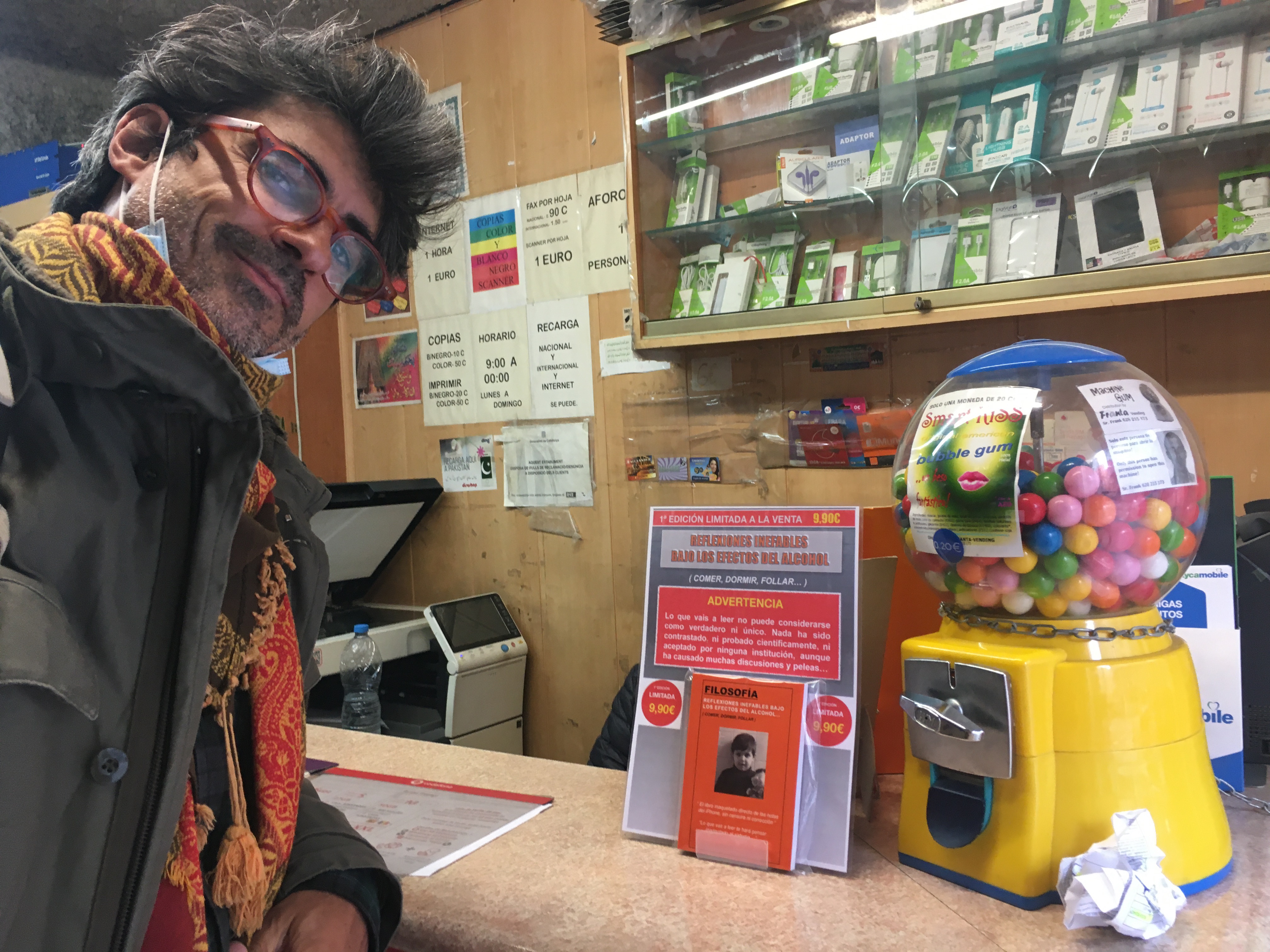 expositor-libro-reflexiones-inefables-copisteria-nou-de-la-rambla