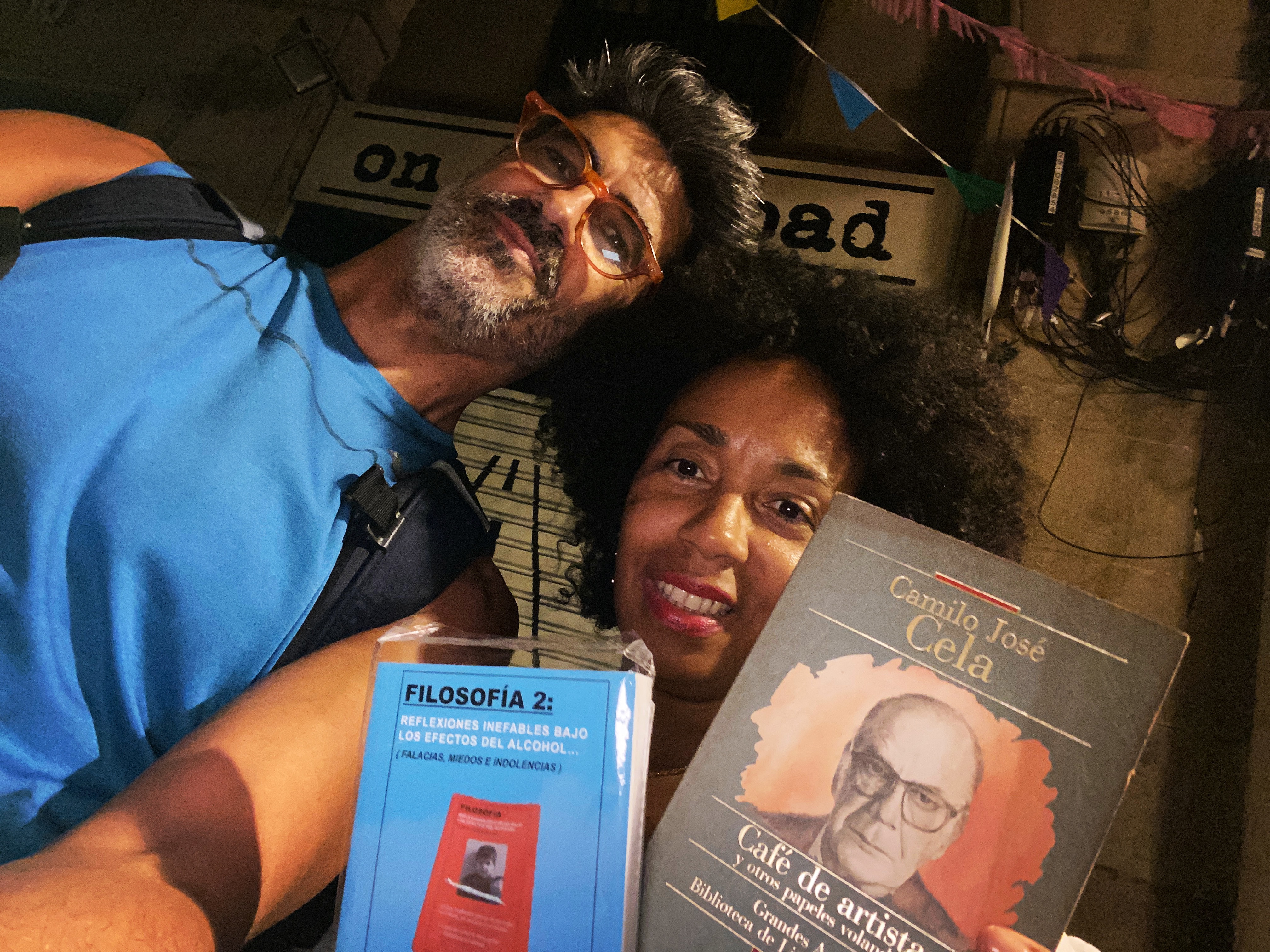 En la noche libros aparecen